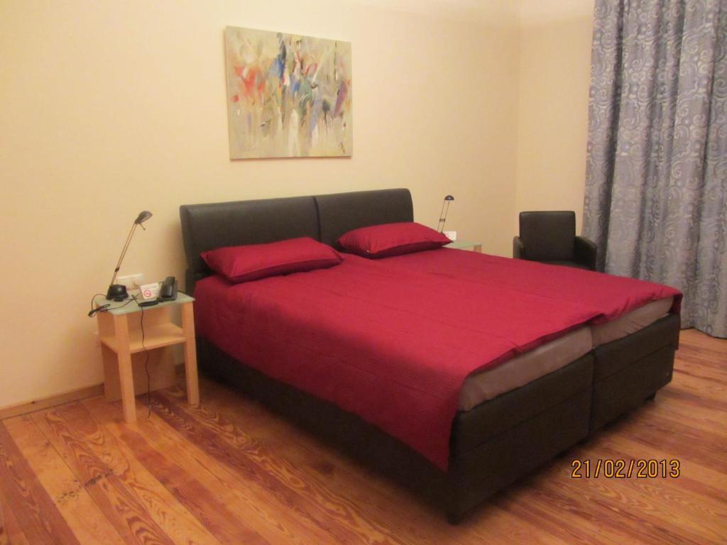 Exklusive Gaestezimmer Landau Landau in der Pfalz Bilik gambar